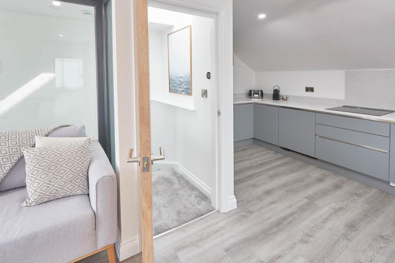 Host & Stay - Coastal Townhouse Уитби Экстерьер фото